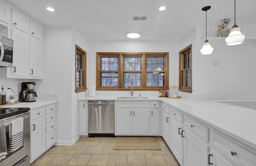 Inman House | Relaxing Retreat with fenced in yard