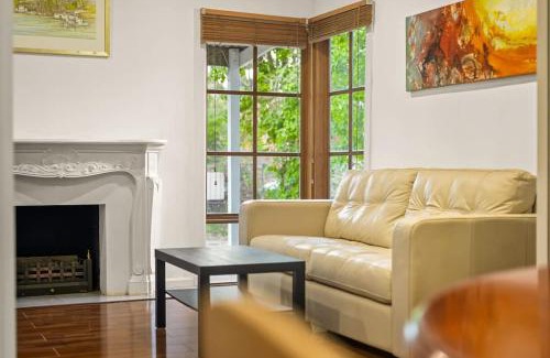 Ringwood House | Relaxing Ringwood Getaway near Mullum Mullum Trail