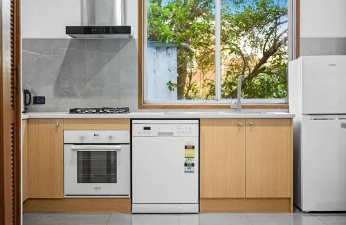 Ringwood House | Relaxing Ringwood Getaway near Mullum Mullum Trail
