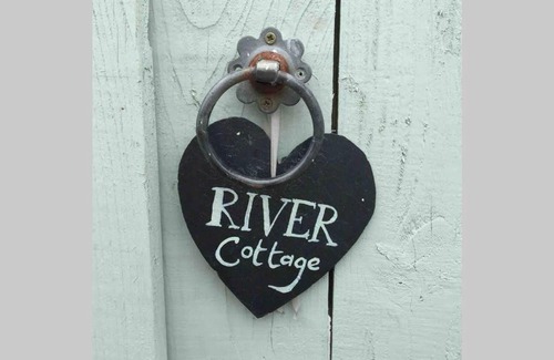 Penzance House | Relaxing River Cottage