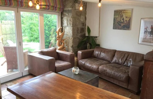 Penzance House | Relaxing River Cottage