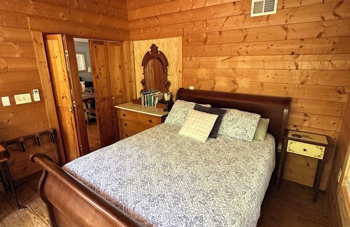 Mars Hill House | Relaxing Riverfront Cottage Near Asheville, NC
