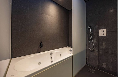 Uden Hotel | Relaxing Room Near Eindhoven City and Scenic Nature Walks