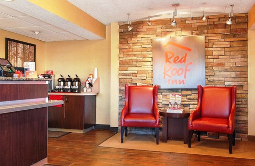 Canton House | Relaxing Room Near Akron-Canton Airport, Ideal for Travelers on the Go