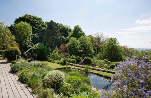 Glastonbury House | Relaxing, secluded house in Glastonbury, Somerest. By trees, views and the Tor