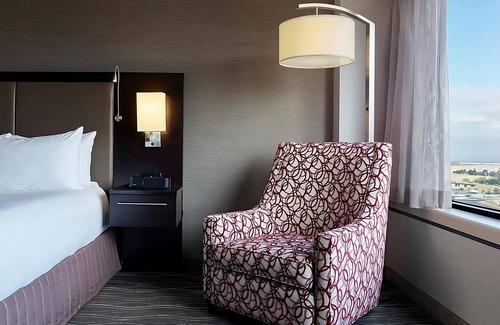 Milpitas Hotel | Relaxing Stay! Free Airport Shuttle! Near 49ers Museum!