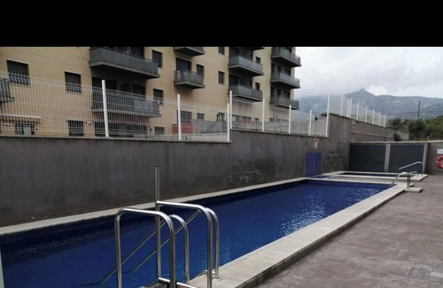 Sant Carles de la Rapita Apartment | Relaxing stay with panoramic Delta and harbour views.