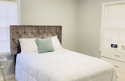 Albany Apartment | Relaxing Suite A- 2 minutes to Phoebe