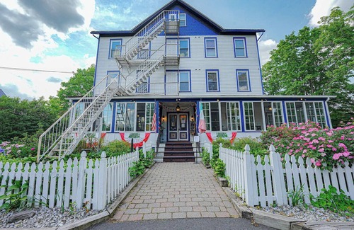 Milford House | Relaxing Suite | Retreat Steps from Milford Downtown Buzz