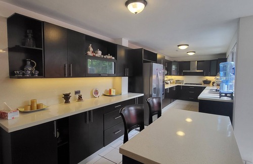 Antiguo Cuscatlan House | Relaxing Modern Home - Centrally Located