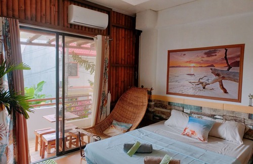 Mandurriao House | Relaxing tropical home in Iloilo City just 5mins away to the business center.