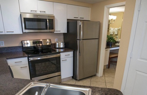 Weston Apartment | Relaxing Vacation 1BR Condo! Located central to all the happenings in South FL!