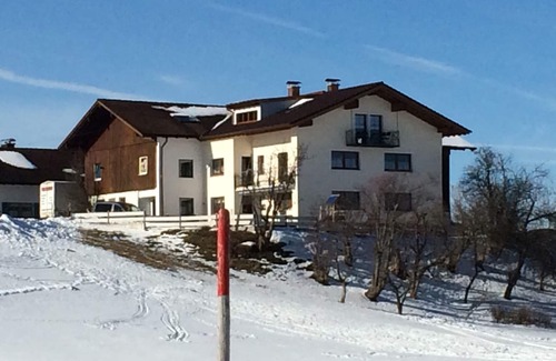 Seeg Apartment | Relaxing vacation with the "Königscard" and breathtaking views of the Alps