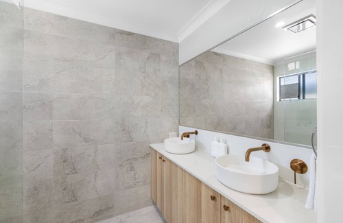 Mount Coolum House | Relaxing villa in Mount Coolum - 2 mins from the beach!