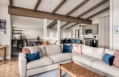 Moultonborough House | Relaxing Waterfront Escape on Lake Winnipesaukee