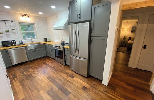 Horse Shoe Villa | Relaxing Waterfront Retreat, Newly renovated - modern-rustic, near Asheville