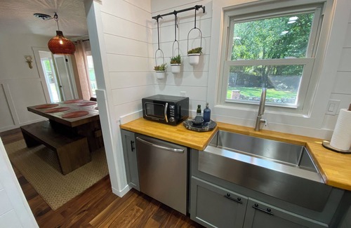 Horse Shoe Villa | Relaxing Waterfront Retreat, Newly renovated - modern-rustic, near Asheville