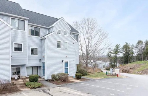 Laconia House | Relaxing Winnipesaukee Condo!