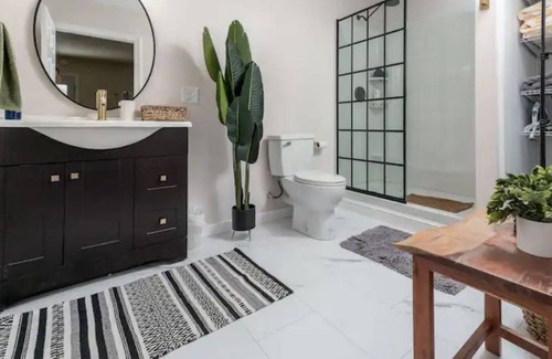 Derry Apartment | Relaxing Wooded Retreat with Hot Tub