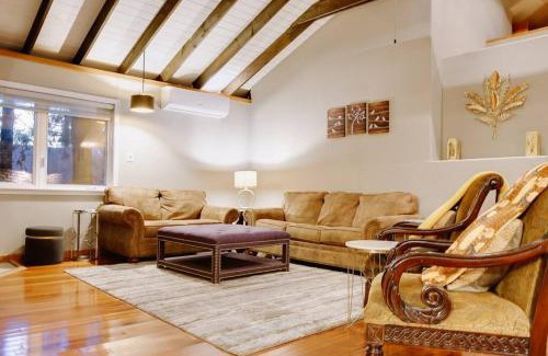Munds Park House | RelaxingRejuvenating 4BR 3 and half BA cabin Munds Park