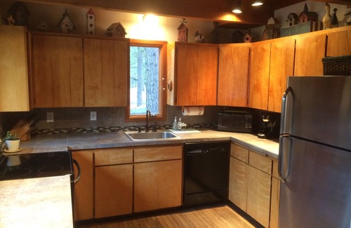 Sunriver Ski Chalet | Relisted after Remodel, Cedar Chalet, New Hot Tub, Top Guest Reviews, Dog OK