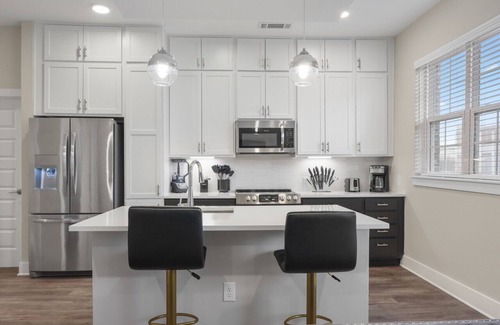 Charlotte Condo | Reluxme | Cozy 2BR Retreat Near Carowinds + Pool