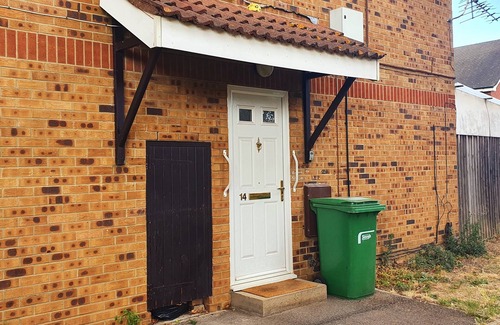 Slough Apartment | Remarkable 1-bed Flat in Slough, Near Farnham Road
