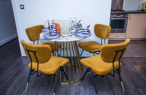 Greenwich Apartment | Remarkable 2-bed Apartment With Sea View