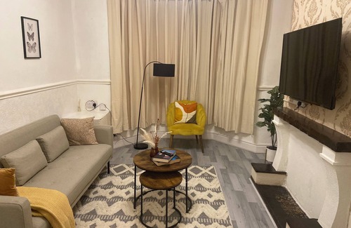 Liverpool House | Remarkable 3-bed House in Liverpool