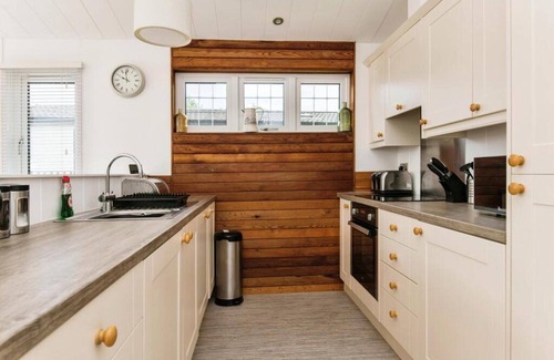 Honiton Cabin | Remarkable 3-bed Lodge in Honiton