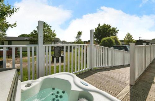 Honiton House | Remarkable 3-Bed Lodge in Honiton