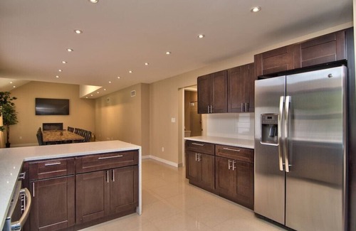 Henryville House | Remarkable and Gorgeous lake front with tranquil setting