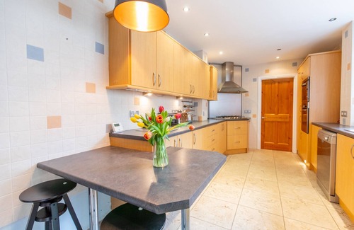 Belfast Apartment | Remarkable Luxurious Home at the Edge of City
