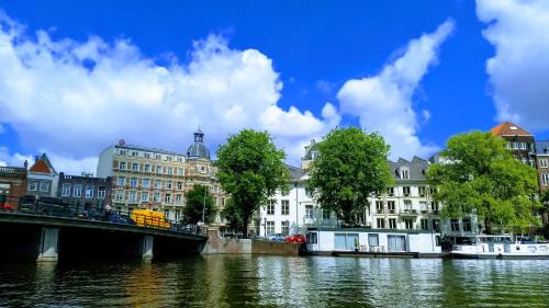 Canal Ring Boat Rental | Rembrandt Square Boat