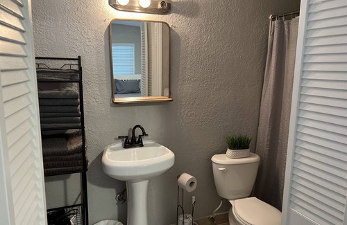 Dundee House | Remodel Home 2022 3Bed 2BATH HOME, Near LEGOLAND AND OTHER ATTRACTIONS