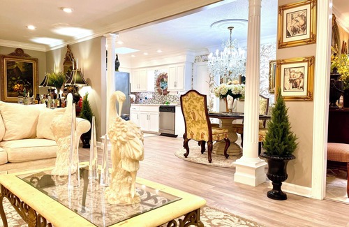 Drayton Condo | Remodeled 1 bedroom shared space, close to everything.Your choice of 2 bedrooms
