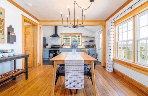 Johnson City House | Remodeled 1920s Charmer Near ETSU, JCMC & Downtown