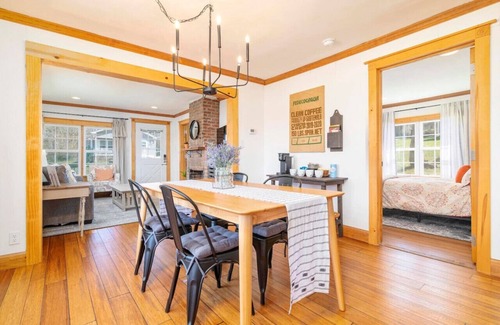 Johnson City House | Remodeled 1920s Charmer Near ETSU, JCMC & Downtown