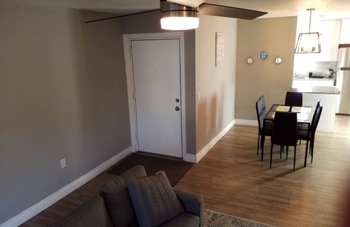 Sarasota Condo | Remodeled 2 bedroom 2 bedroom condo with swimming pool& tennis court in Sarasota