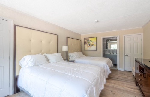 Wappapello Resort | Remodeled 2 queen room w/high speed internet