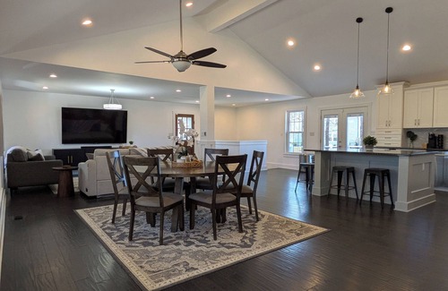 Durham House | Remodeled 3,000 sf 3-bedroom smart home in Durham. Quick to RDU & Downtown