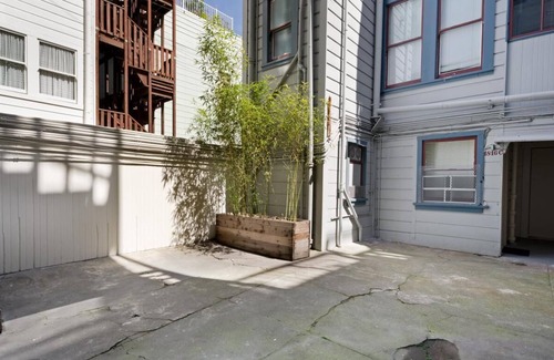 Russian Hill House | Remodeled 3 Bedroom In North Beach - San Francisco Life Real Estate