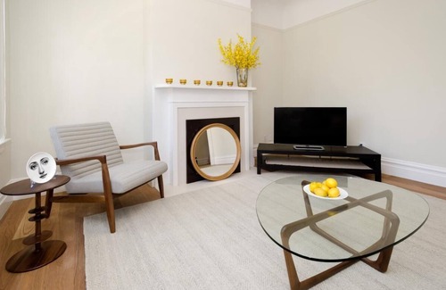 Russian Hill House | Remodeled 3 Bedroom In North Beach - San Francisco Life Real Estate