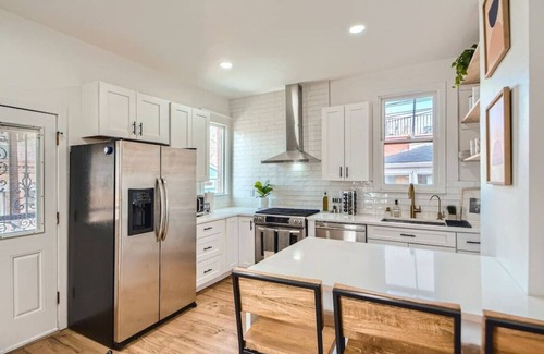 Lincoln Park House | Remodeled 3bd I Baker I Broadway I Sante Fe I CBD