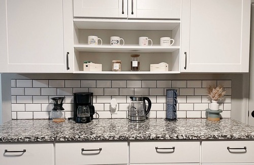 Kansas City House | Remodeled 5 Bedroom House Minutes from the Plaza, KC Zoo and KC Sports Stadiums