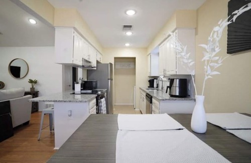 Southwest Arlington House | Remodeled and Cozy!Perfect for Relocating/Business