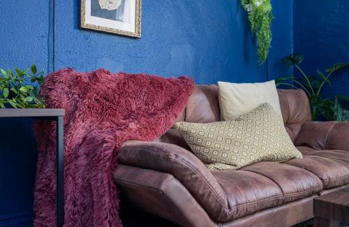 Bristol Apartment | Remodeled Apartment Blocks from Downtown Bristol