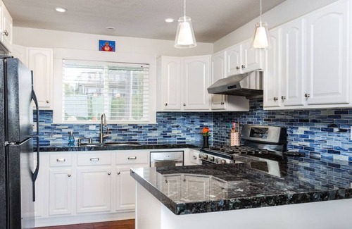 Aptos House | Remodeled Beach House w/Roof Top & Deck Ocean View