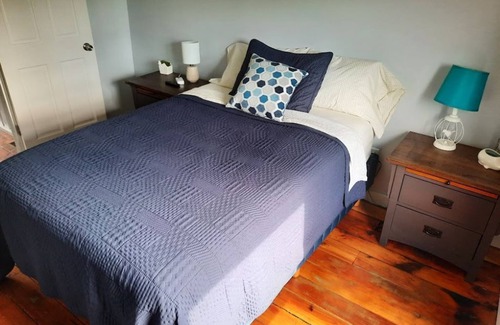 Vernon County Other | Remodeled country farmhouse, 3 min drive from Mississippi River, Peaceful/Clean.