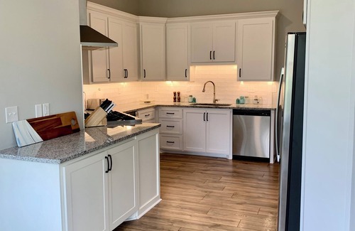 Oxford House | Remodeled cozy home with a beautiful view!